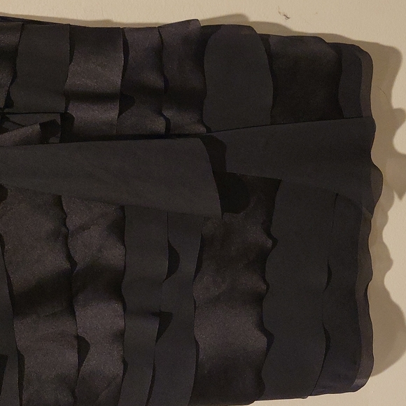 ❤ ANN TAYLOR LOFT TIERED SATIN RUFFLE TANK TOP, SMALL - Picture 3 of 5